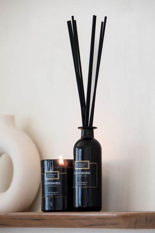 Treatments® - Giftbox Scented Candle - Shinshiro - 380 gram